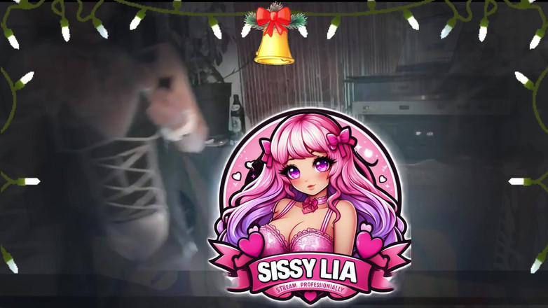 Sissy Lia: 圣诞老人检查这个摄像头阴户的2023淫荡名单 - 假阳具，插头和性爱机器在使用