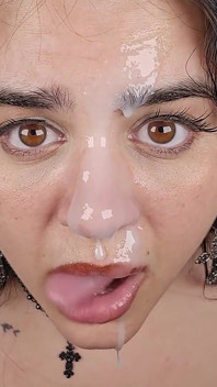Goon dan pancutan mani di muka cantik saya berulang-kali arahan melancap