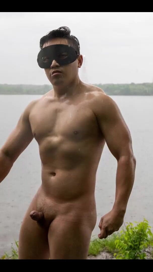 Flex on Lake in the Rain, Ass Pix (Barenakedboy)