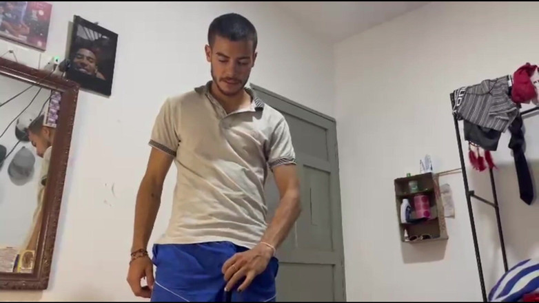 Miaandaxel: Em uma noite quente masturbando minha buceta, eu me lembro...