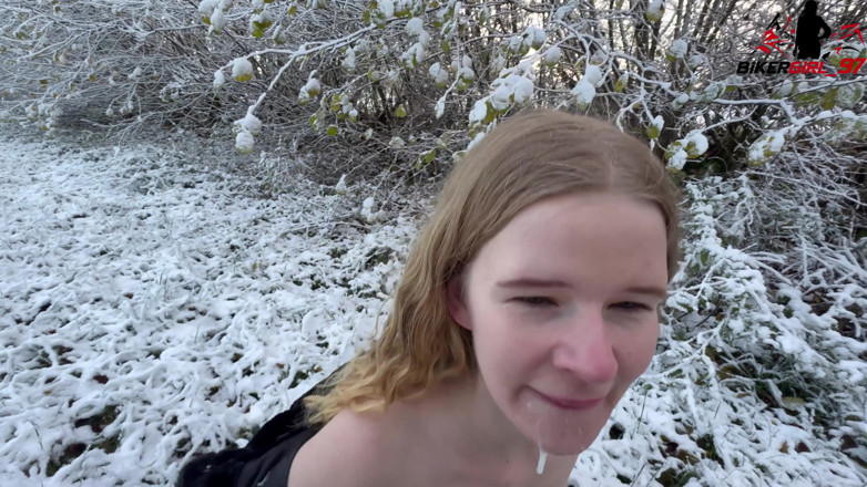 Bikergirl_97: Facial in a Winter Wonderland
