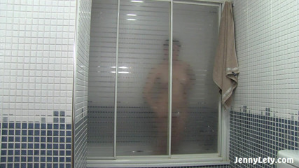 Jenny Lety: Look at me in the shower!