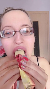 Asmr jíst protein bar bez cukru