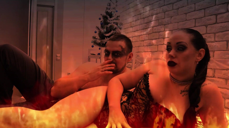 Goddess Misha Goldy: Bůh tě nemiluje! Neslavte Vánoce!