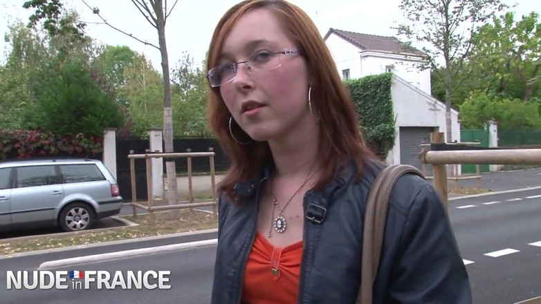 La France a Poil: Con đĩ xinh đẹp trẻ và nhỏ vú bị một nhân viên...