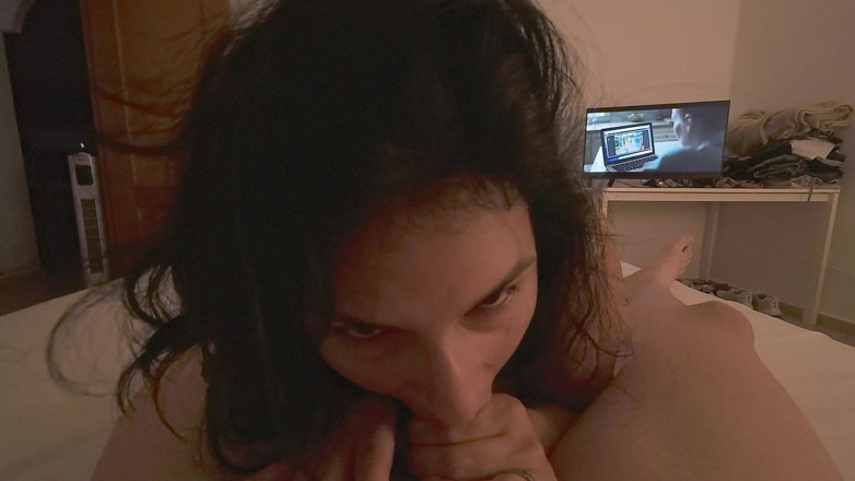 Scarletttejones: Summer Has Her Wanting to Suck Every Day