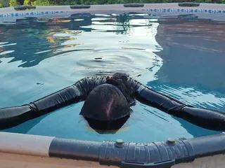 Princess18_: Swimming and Holding My Breath in Very Cold Water