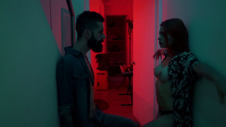 Cipriani: Yaira bermain dengan Cipriani dalam ambien sensual dan hal-hal menjadi...