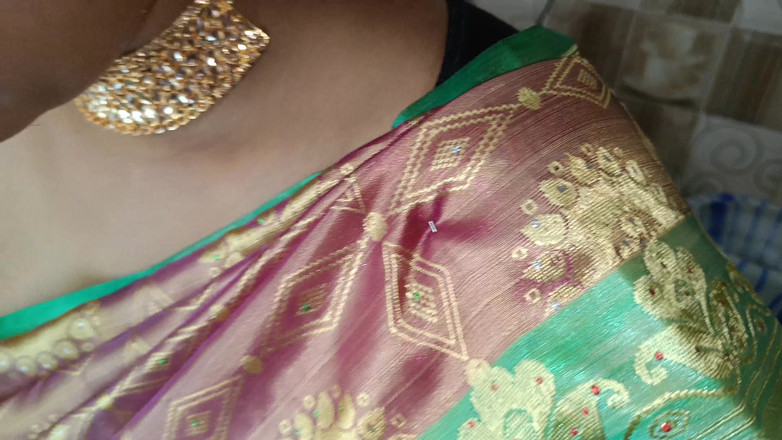 Inba: Mujer india casada en la cocina