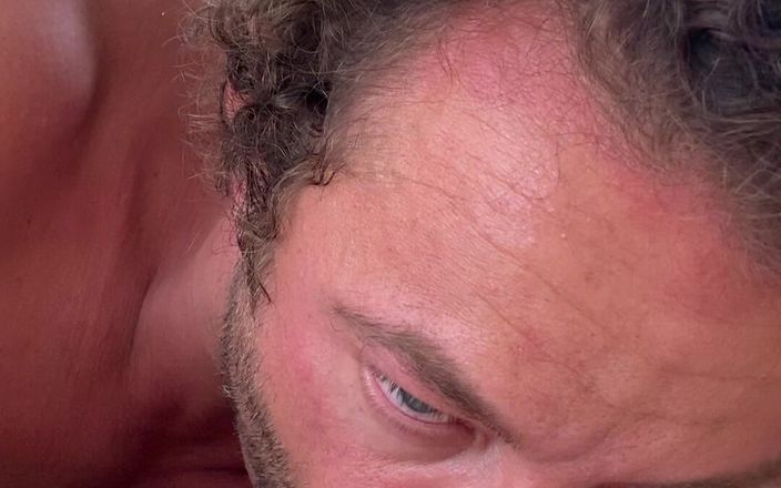 Sensual productions: Brad come un coño y luego lo preña