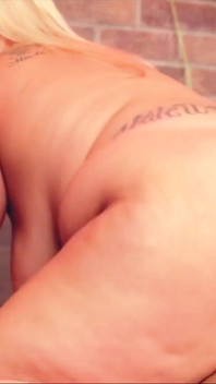 La formosa bbw in una seduzione erotica interrazziale con la mistress delicious chris cardio blush erotica