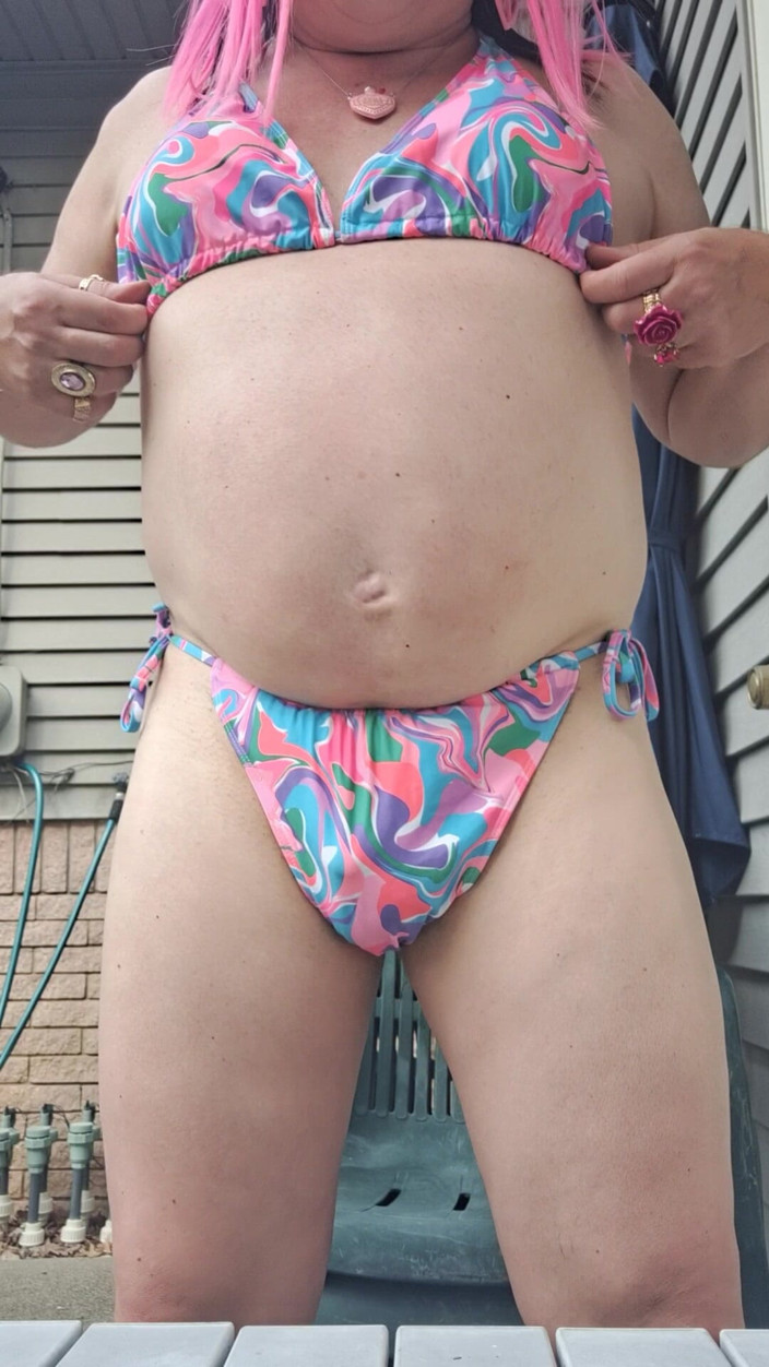 Victoria Lecherri: Outside Bathing Suit Day!
