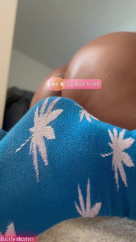 Blacktwinkcurves předvádí Fuzzy Ponožky naolejované nohy a zadek