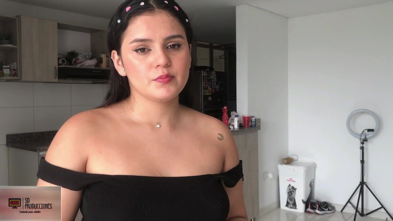 TheGarfield: Jej mała twarz jest tak delikatna i piękna, że nie mogę...