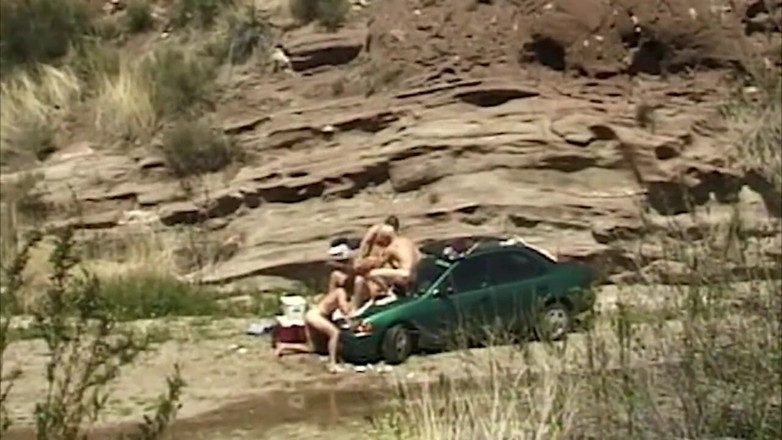 BANGORA RETRO CLUB: Coed Kelly Gets Her Pussy Licked and Fucked Outdoors