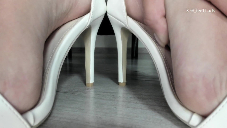 Feet lady: ヒールのタッチアーチ