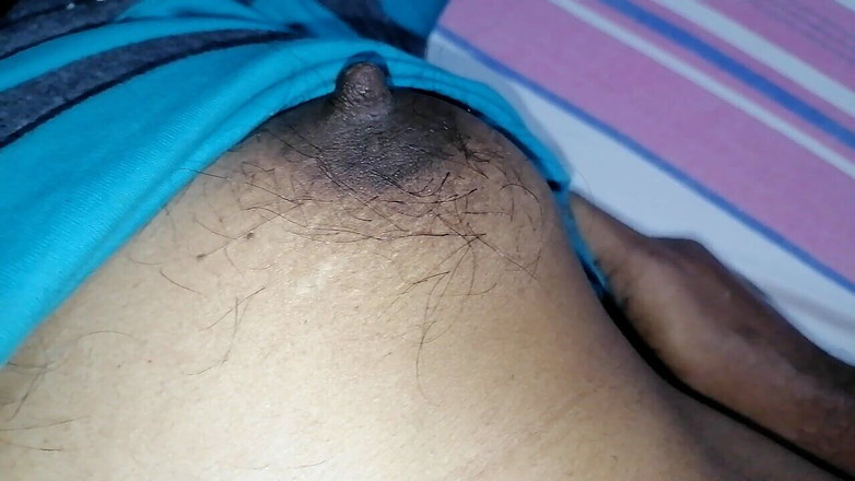 Sweety In Bed: Aziatisch Indisch dorpsmeisje ochtendseks voordat ze naar haar werk gaat