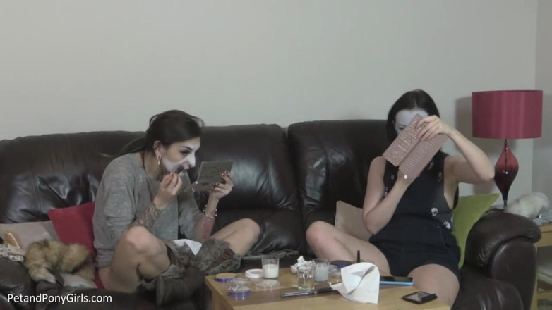 Her Kink UK: Kedi kızları boyama