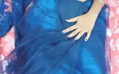 भोजपुरी आंटी का बॉयफ्रेंड को साड़ी में चूत शो