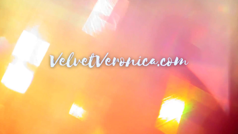 VelvetVeronica: ¡El vibrador monstruo lo hace correrse en 30 segundos! Doble en...