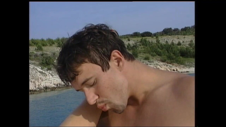 MMV films - The Original: 巨乳の角質熟女のお尻がボートの上の2本の巨根によって口とマンコで犯され、射精されました