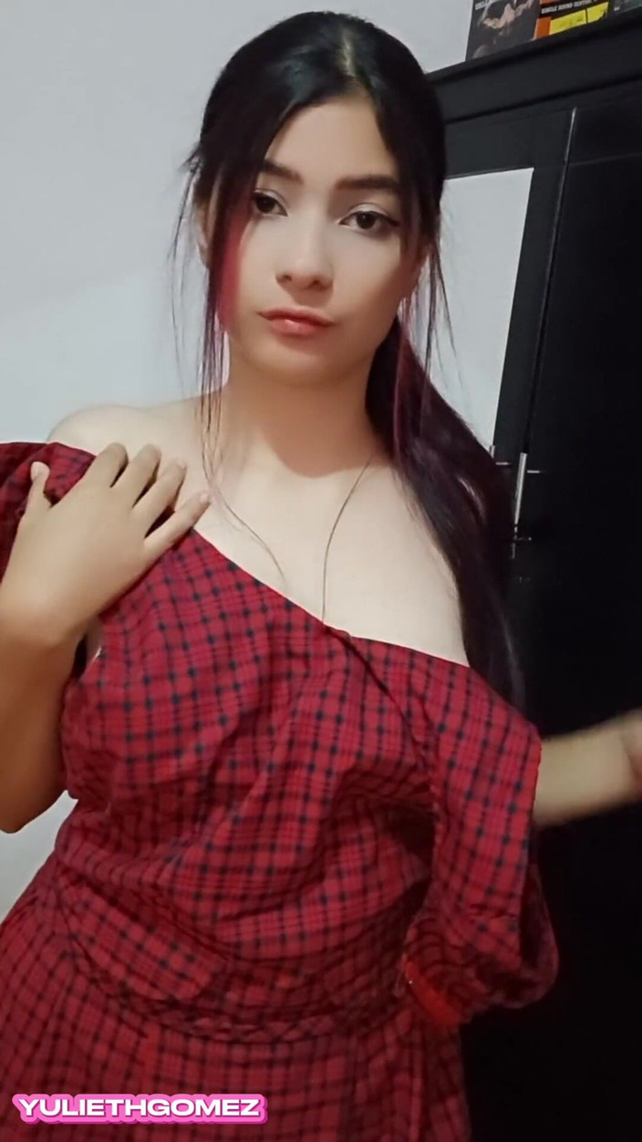 Yulieth Gomez: Nevlastní dcera kolumbijského režiséra mi posílá video a ukazuje mi...