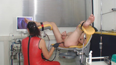 Rubber & Clinic Studio - 1ATOYS: Velmi hluboká anální prohlídka - kolonoskopie