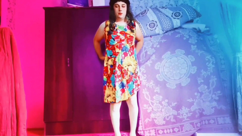 Kitty_Cross: Wunderschöner femboy neckt langsam mit jedem verführerischen blick
