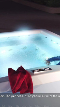 Awam Sophia baise réelle - jusqu’où Sophia ira-t-elle avec Sam ? Partie 1 : De la soirée au jacuzzi de l’arrière-cour
