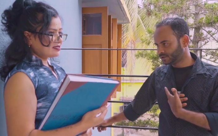 Indian porno creator: Bohatá Desi Madam šuká se svým osobním asistentem - indický sex s šéfem