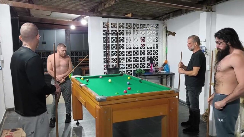 Victor Studio Gay: Saya, Carmona, Opaido Carmona dan Viking de Taubaté memulakan permainan...