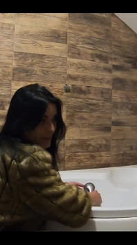 Milfycalla- Pee Play in Bathtub While Wearing a Fur Coat and Pantyhose 198 - and This Is a Fetish That I Like. I Want to See You