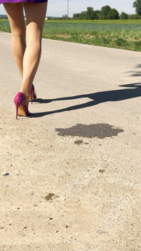 Sissy Spontaneously Pisses in Her New Pantyhose During a Break