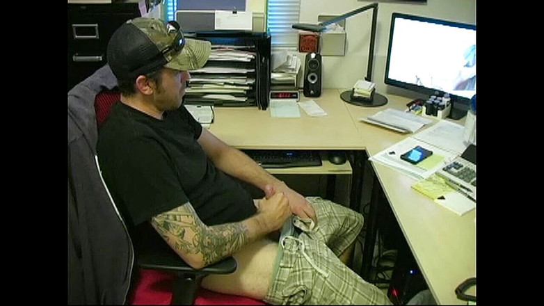 The Great Canadian Male: Wybuch z przeszłości Derrick