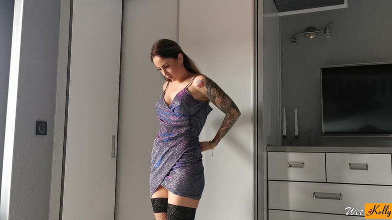 Wet Kelly: Seks Anal Amatir - Istri Terangsang Bersiap-siap Untuk Suaminya Dan Mendapat...