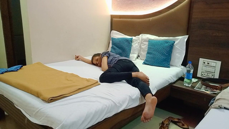 NikiRathod: Làm tình sau 1 tháng bắt đầu với thổi kèn