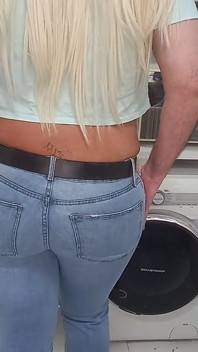 Il mio culo sexy in jeans con linee beige