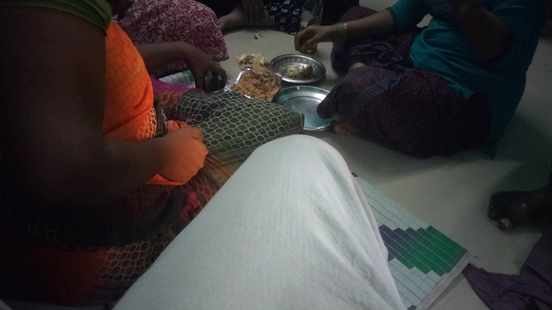 Benita sweety: Empat tante hot lagi ngomong jorok di rumahku