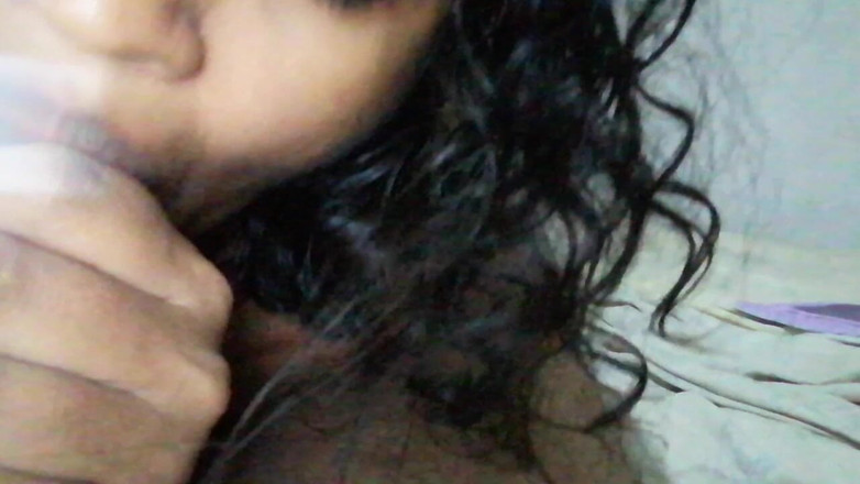 Tina Baby: Bà nội trợ của tôi bú nó để được đụ