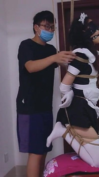 Whh02 - a Chinese Girl Wearing White Stockings and Blindfolded, Bound by Ropes Vibrates to Orgasm