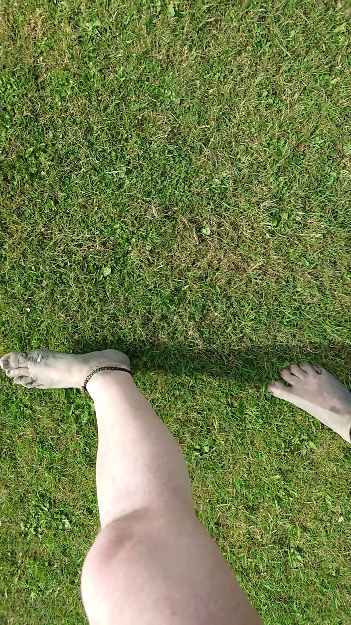 Footfetish: Procházka po pláži se špinavýma nohama
