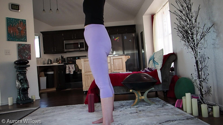 Aurora Willows: Restorativní jóga a hamstring stretch