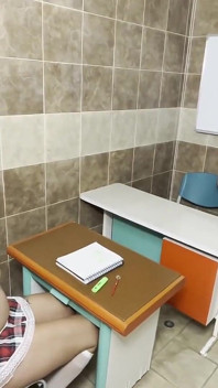 La studentessa incinta sexy seduce il suo tutor