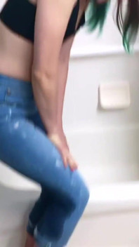 Throwback kepada saya kencing seluar jeans saya dan kemudian menggalakkan anda untuk melancap!