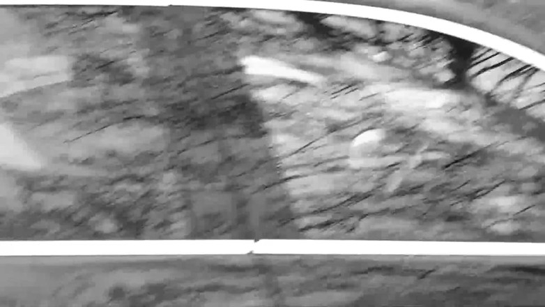 Popp Sylvie: Duplo da Sylvie - no estacionamento e perto da janela