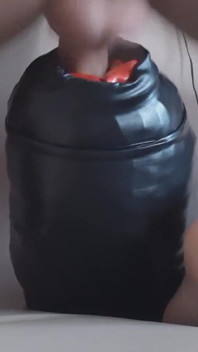 Lederhose mit einem lederkissen gestopft