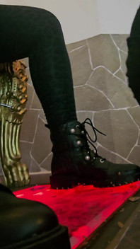 Monika Schmidt Dirty Shoe Soles lízání Obryně Uctívání bot