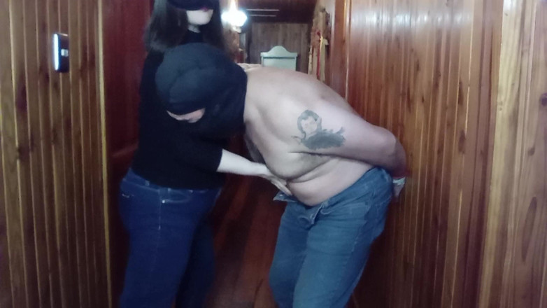 Mois Fantasys: Stoot in de muur