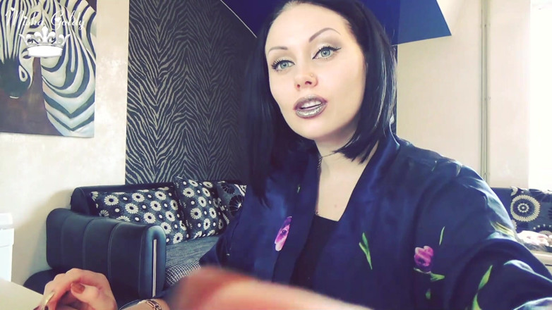 Goddess Misha Goldy: Zilveren lippen plagen
