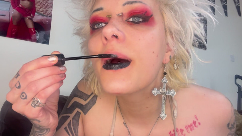 Glitterqueen1999: Поцелуи с помадой и минет красными черными губами, глубокая глотка, грязная